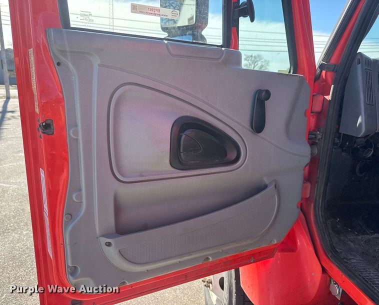 image for item EP2957 2007 International Workstar 7400 dump truck