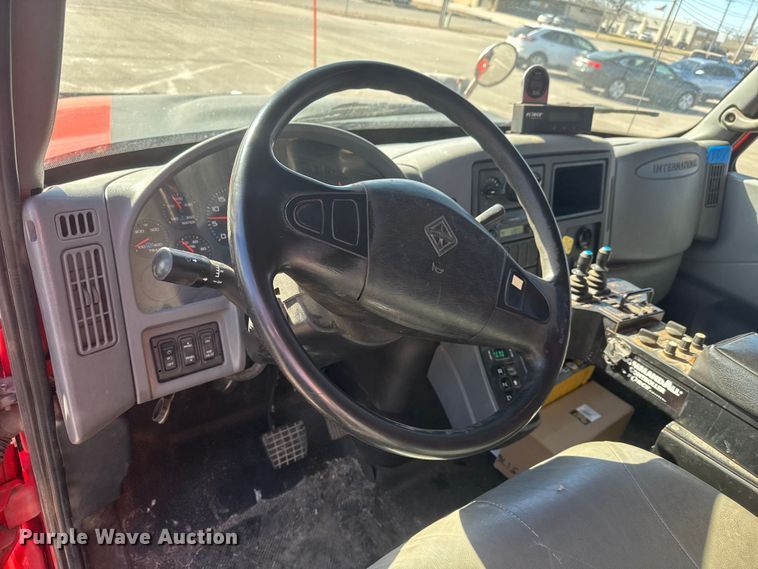 image for item EP2957 2007 International Workstar 7400 dump truck