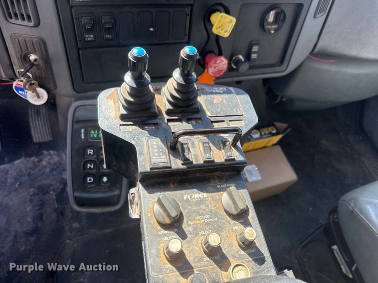 image for item EP2957 2007 International Workstar 7400 dump truck