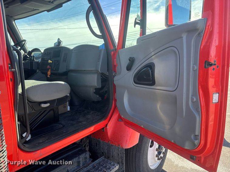 image for item EP2957 2007 International Workstar 7400 dump truck