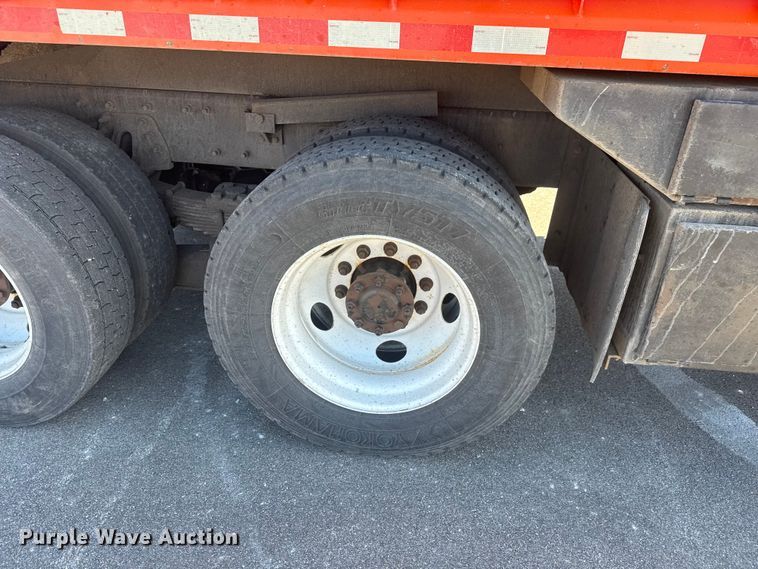 image for item EP2957 2007 International Workstar 7400 dump truck