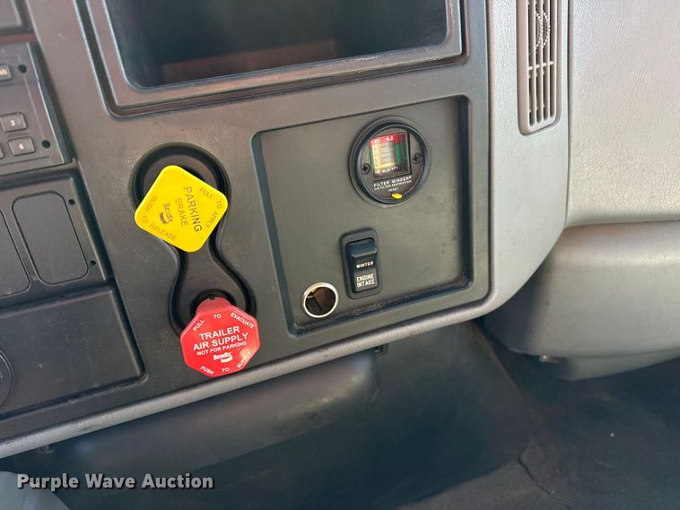 image for item EP2958 2007 International 7400 dump truck