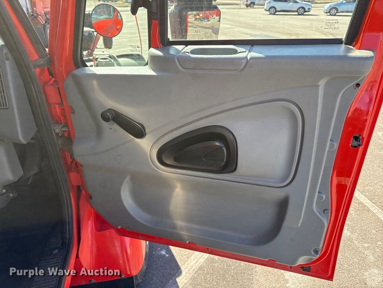 image for item EP2958 2007 International 7400 dump truck