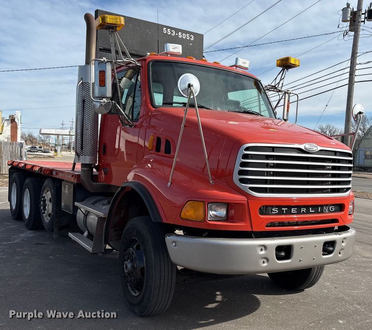 image for item EP2961 2005 Sterling L9500 flatbed truck