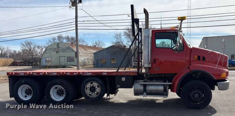 image for item EP2961 2005 Sterling L9500 flatbed truck