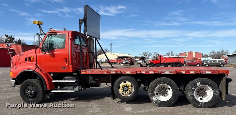 image for item EP2961 2005 Sterling L9500 flatbed truck