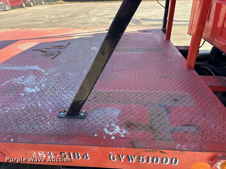 image for item EP2961 2005 Sterling L9500 flatbed truck