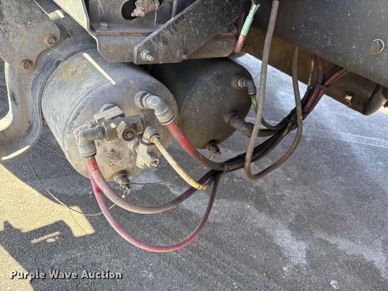 image for item EP2961 2005 Sterling L9500 flatbed truck