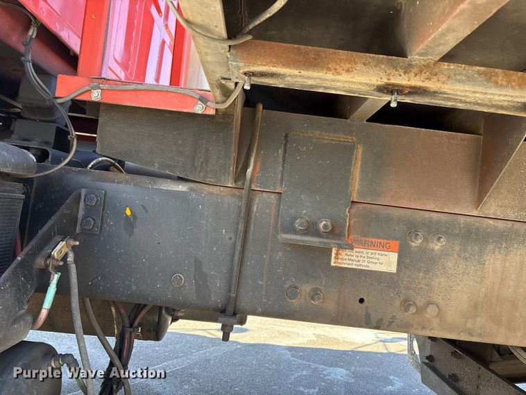 image for item EP2961 2005 Sterling L9500 flatbed truck