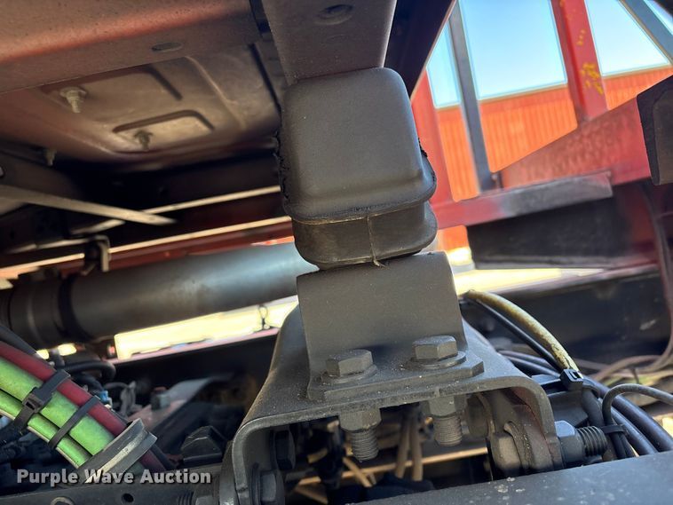 image for item EP2961 2005 Sterling L9500 flatbed truck