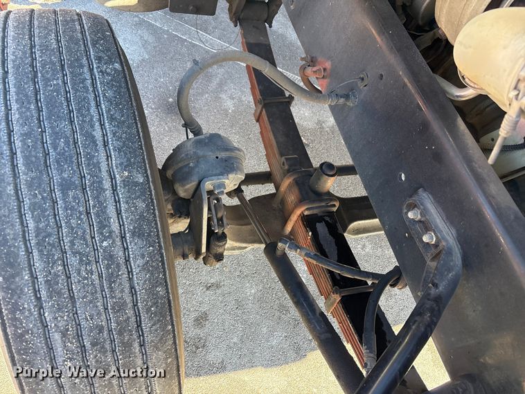 image for item EP2961 2005 Sterling L9500 flatbed truck