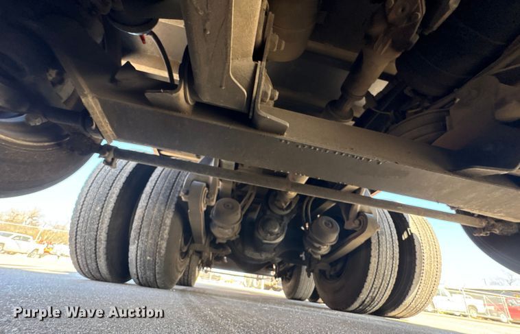 image for item EP2961 2005 Sterling L9500 flatbed truck