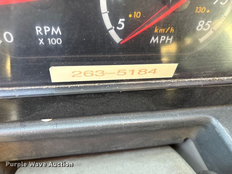 image for item EP2961 2005 Sterling L9500 flatbed truck