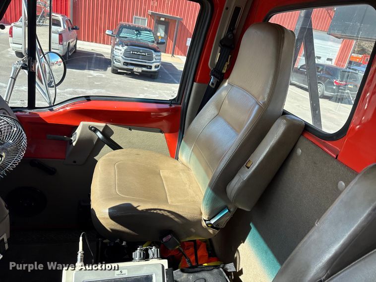 image for item EP2961 2005 Sterling L9500 flatbed truck