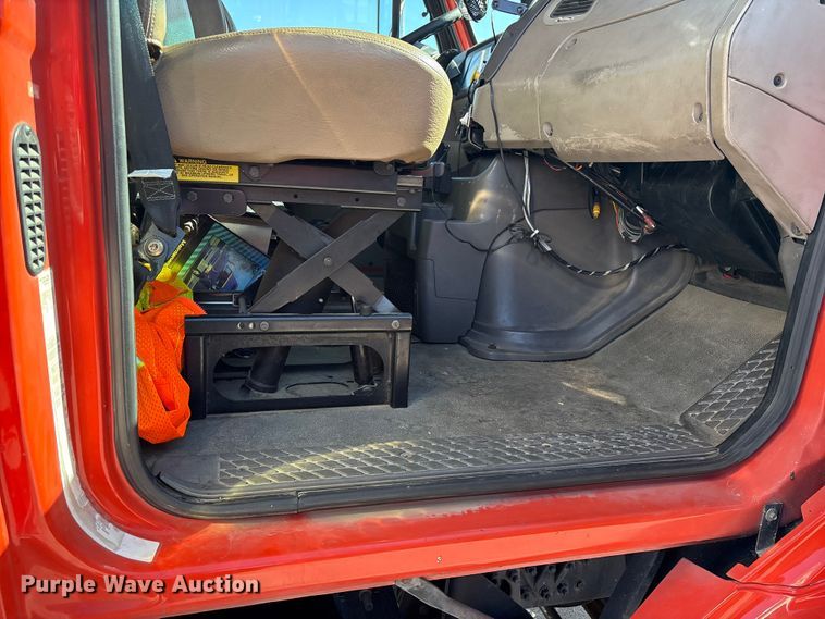 image for item EP2961 2005 Sterling L9500 flatbed truck