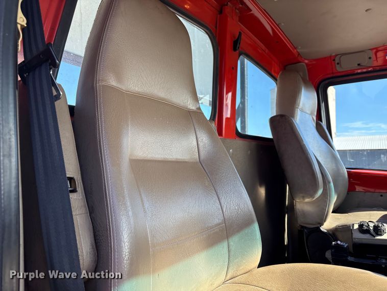 image for item EP2961 2005 Sterling L9500 flatbed truck