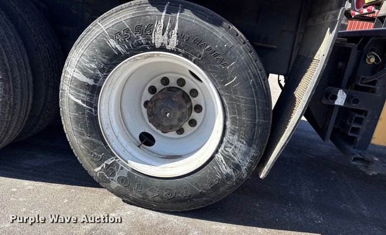 image for item EP2961 2005 Sterling L9500 flatbed truck