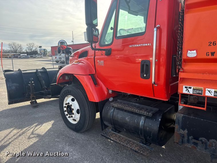 image for item EP2963 2007 International WorkStar 7400 dump truck