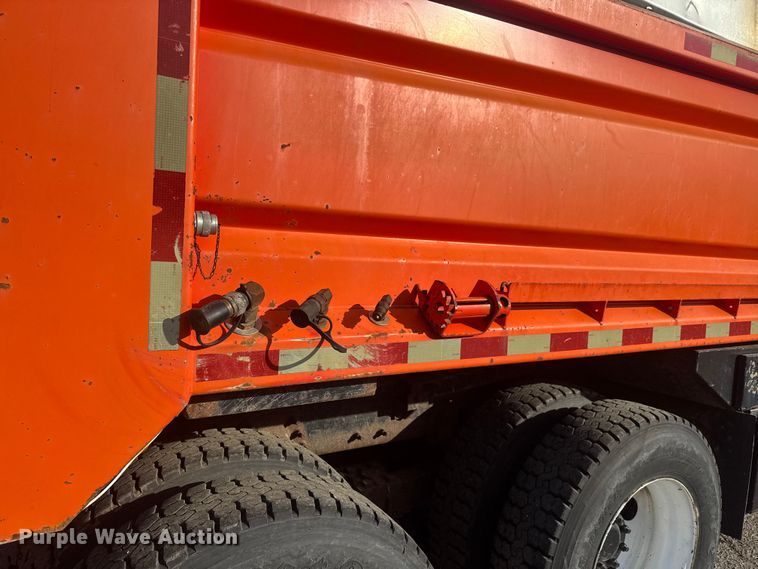 image for item EP2963 2007 International WorkStar 7400 dump truck