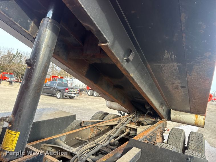 image for item EP2963 2007 International WorkStar 7400 dump truck