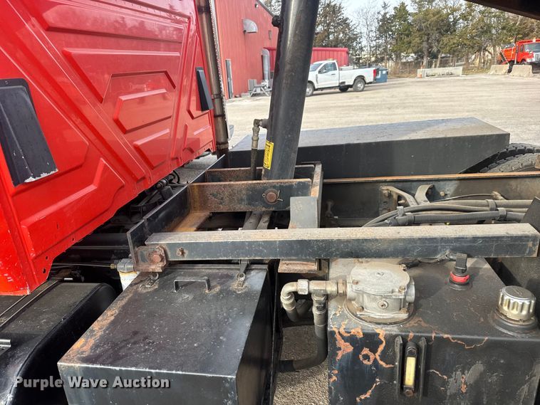 image for item EP2963 2007 International WorkStar 7400 dump truck