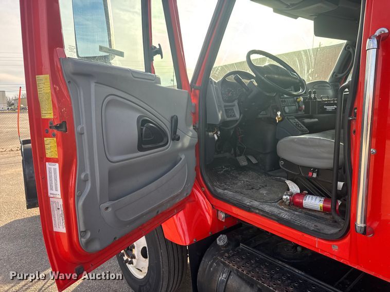 image for item EP2963 2007 International WorkStar 7400 dump truck