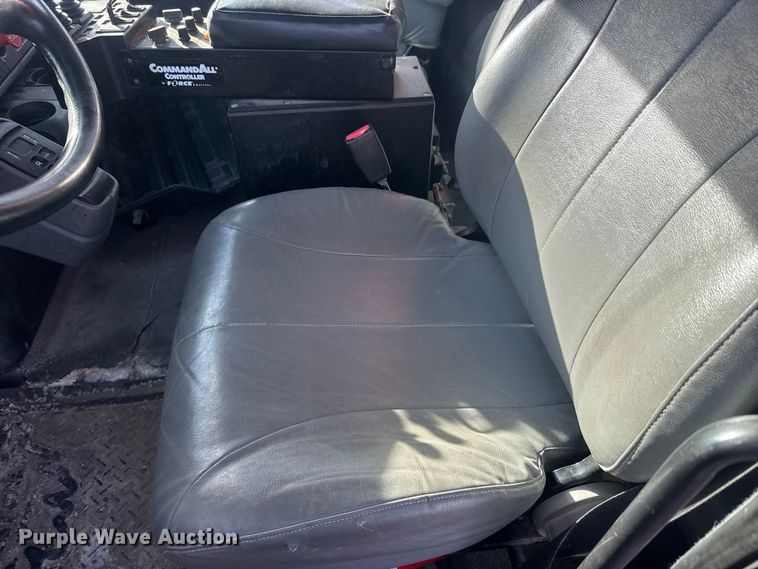 image for item EP2963 2007 International WorkStar 7400 dump truck