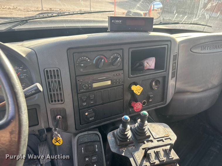 image for item EP2963 2007 International WorkStar 7400 dump truck