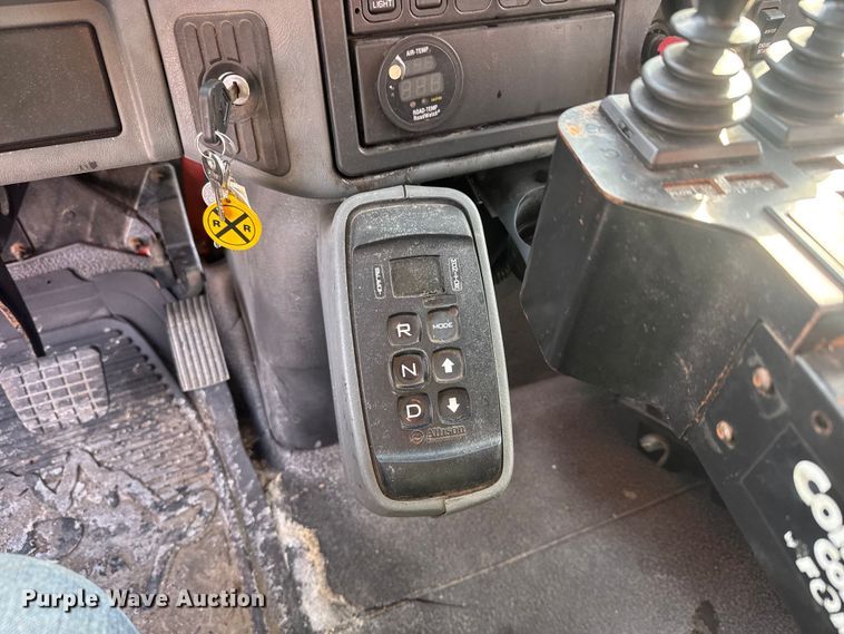 image for item EP2963 2007 International WorkStar 7400 dump truck