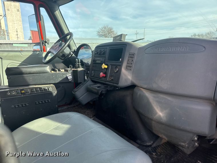 image for item EP2963 2007 International WorkStar 7400 dump truck