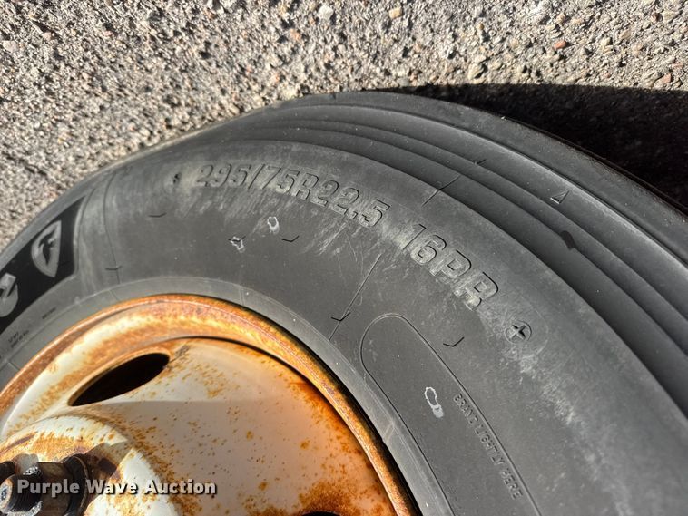 image for item EP2963 2007 International WorkStar 7400 dump truck