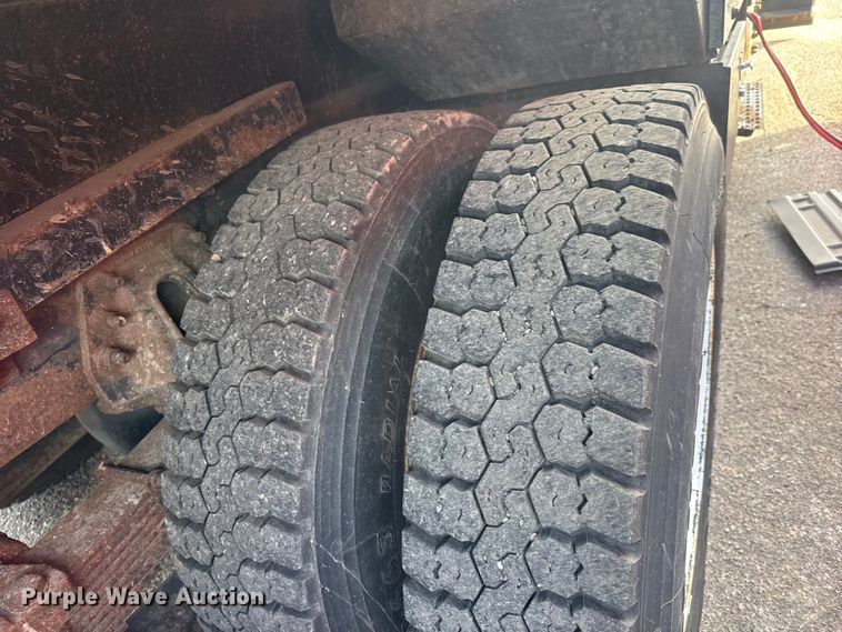 image for item EP2963 2007 International WorkStar 7400 dump truck