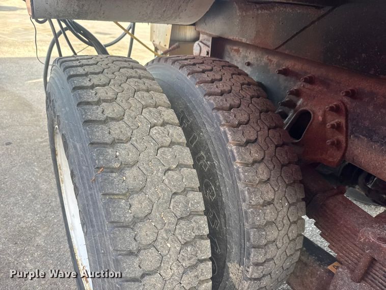 image for item EP2963 2007 International WorkStar 7400 dump truck