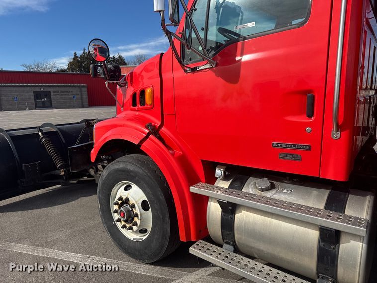 image for item EP2964 2009 Sterling L7500 Series dump truck