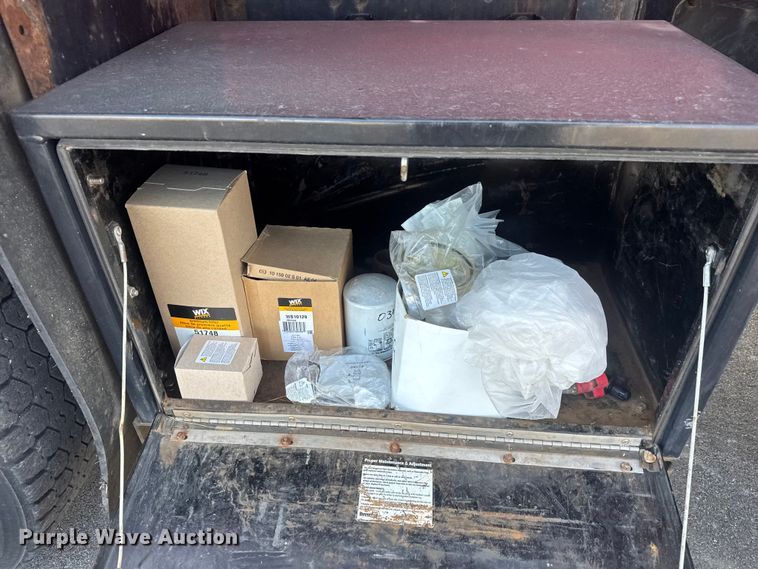 image for item EP2964 2009 Sterling L7500 Series dump truck