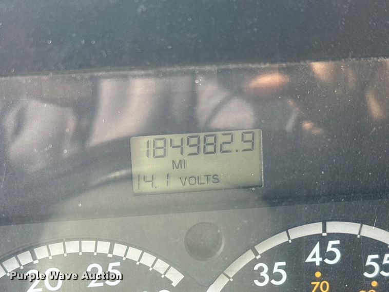 image for item EP2964 2009 Sterling L7500 Series dump truck