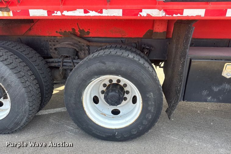 image for item EP2964 2009 Sterling L7500 Series dump truck