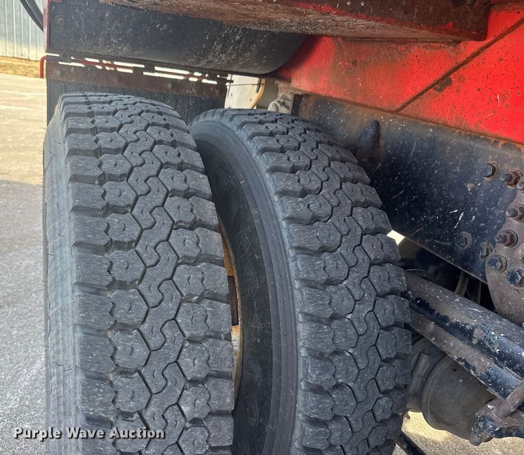 image for item EP2964 2009 Sterling L7500 Series dump truck