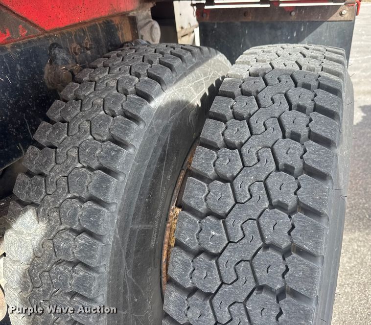 image for item EP2964 2009 Sterling L7500 Series dump truck