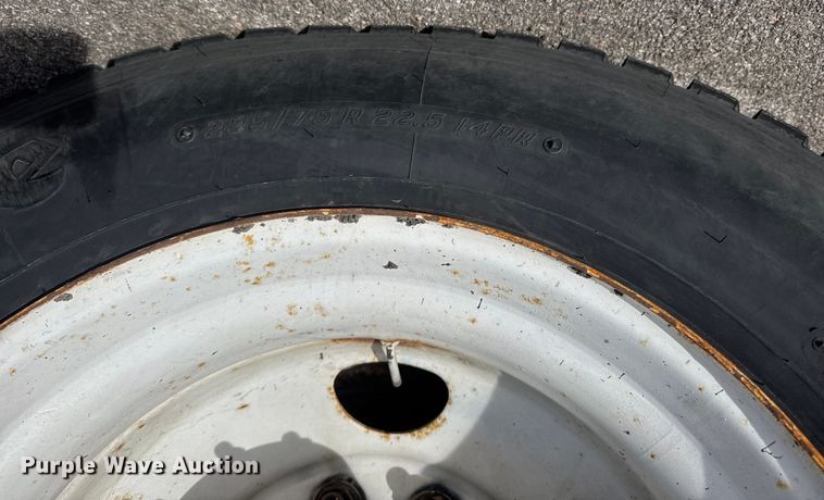 image for item EP2964 2009 Sterling L7500 Series dump truck