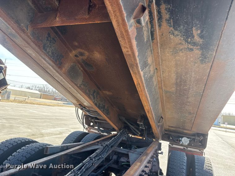 image for item EP2965 2007 International WorkStar 7400 dump truck