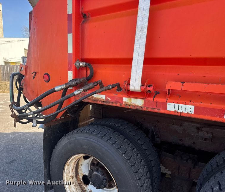 image for item EP2965 2007 International WorkStar 7400 dump truck