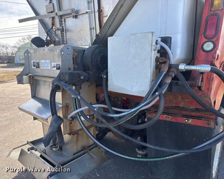 image for item EP2965 2007 International WorkStar 7400 dump truck