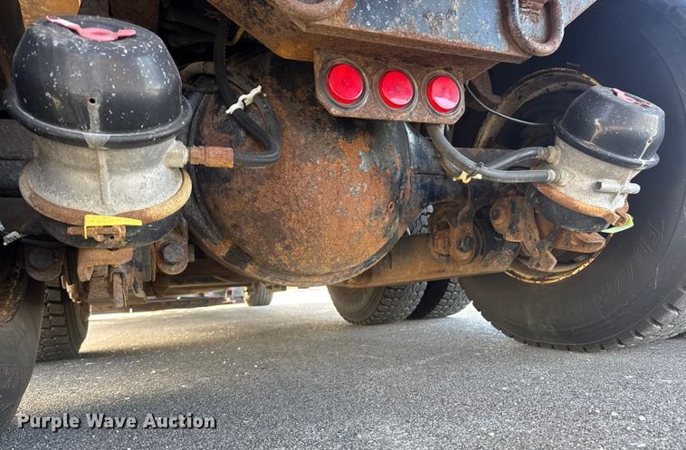 image for item EP2965 2007 International WorkStar 7400 dump truck