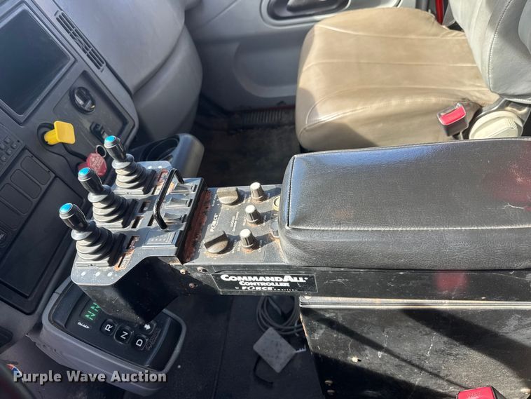 image for item EP2965 2007 International WorkStar 7400 dump truck