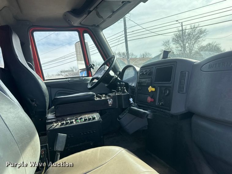 image for item EP2965 2007 International WorkStar 7400 dump truck