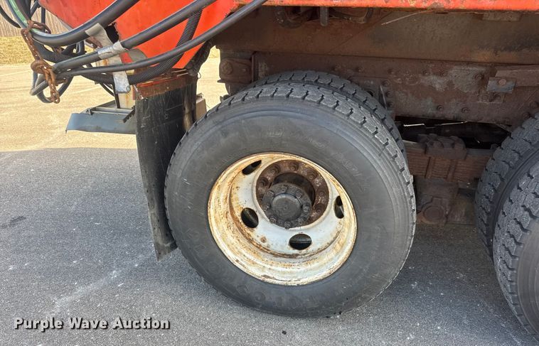 image for item EP2965 2007 International WorkStar 7400 dump truck