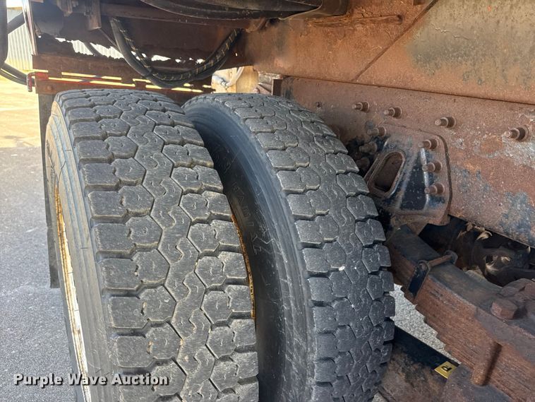 image for item EP2965 2007 International WorkStar 7400 dump truck