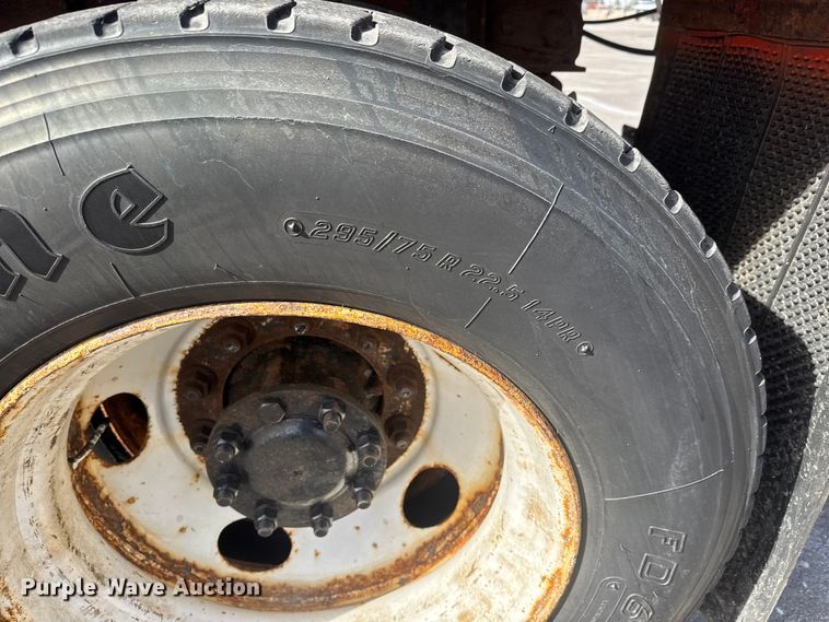 image for item EP2965 2007 International WorkStar 7400 dump truck