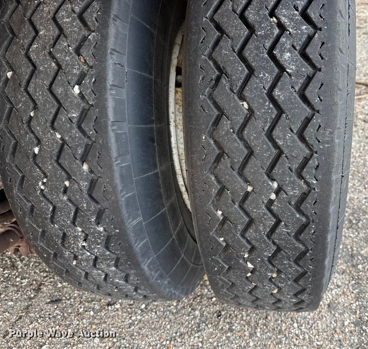 image for item EP2972 2006 Trail-Eze TE401 tilt deck equipment trailer